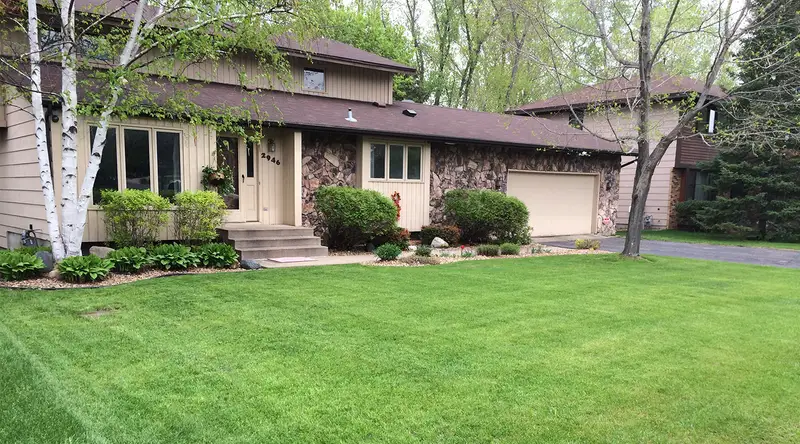A Brooklyn Park property mowed and edged by Green Dynamics